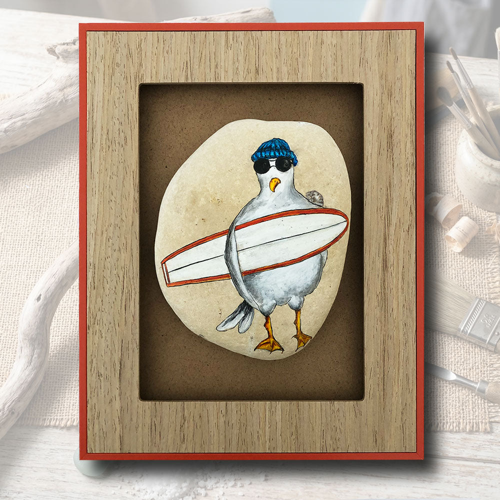 Tableau Galet "La Mouette Surfeuse au Bonnet Bleu" — Pièce Unique n°28